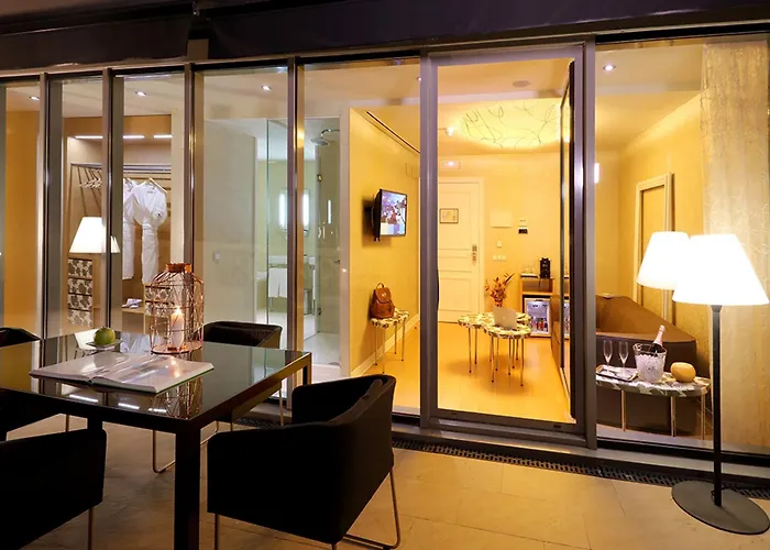 Axel - Adults Only 4*